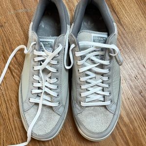 Mens Adidas Rod Laver Shoes size 10